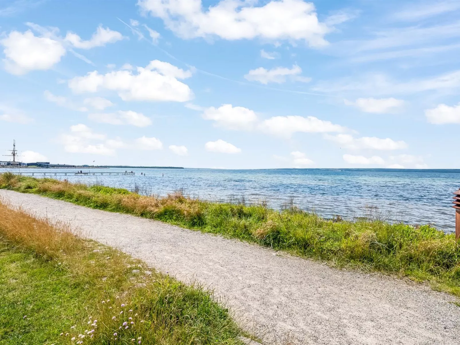 "Arian" - 25m from the sea