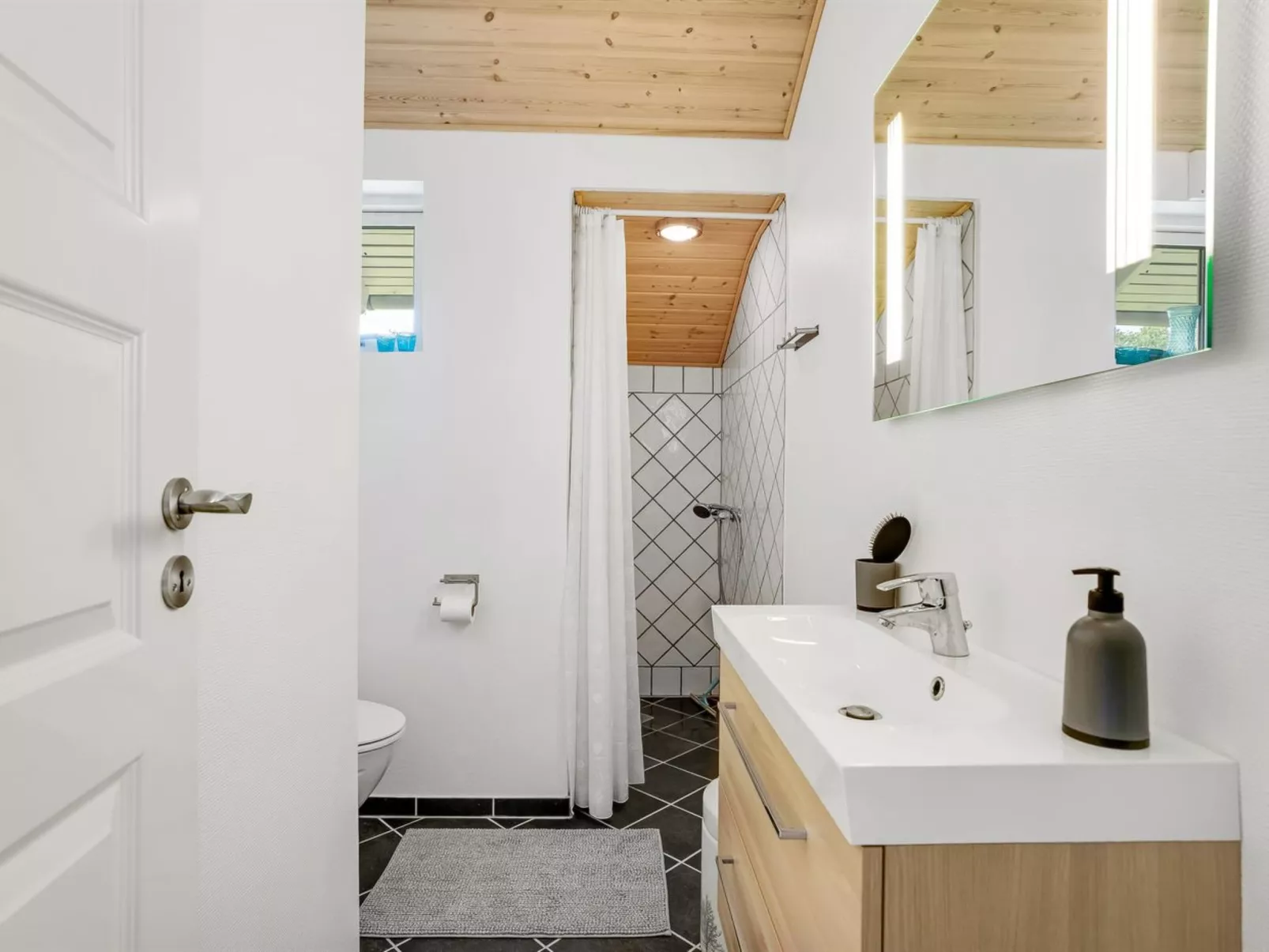 "Aleth" - 800m from the sea