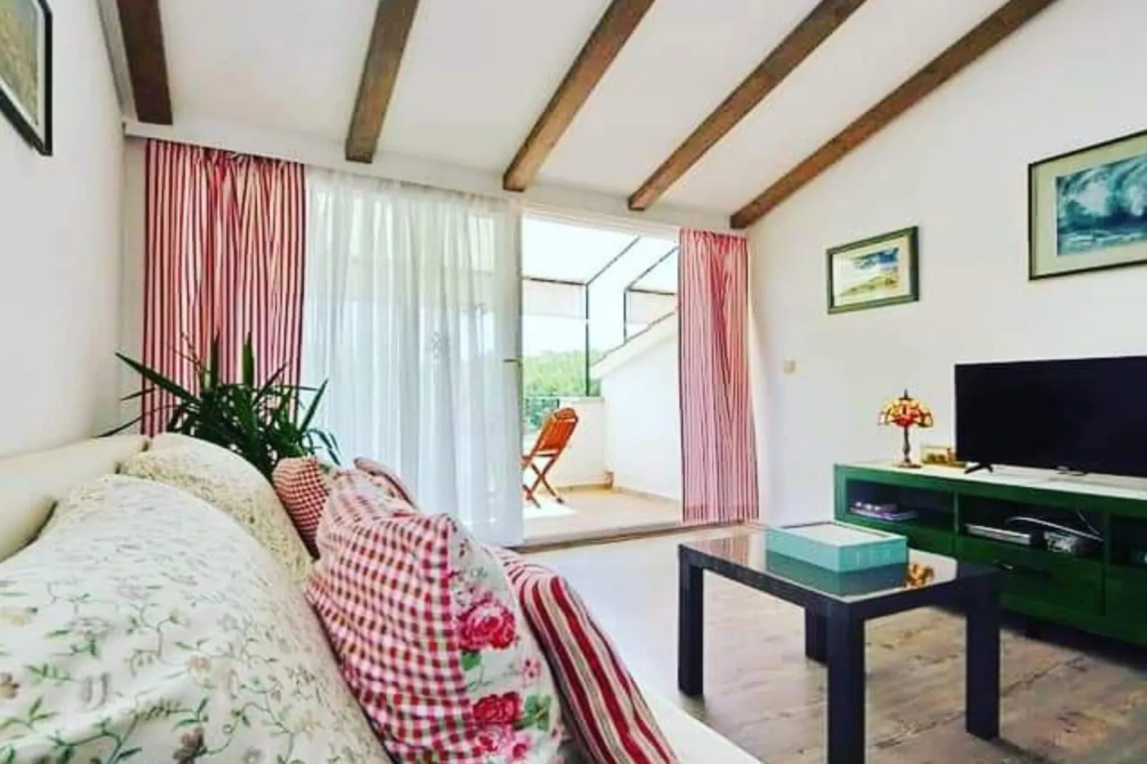 One-Bedroom Apartment (Smokva)