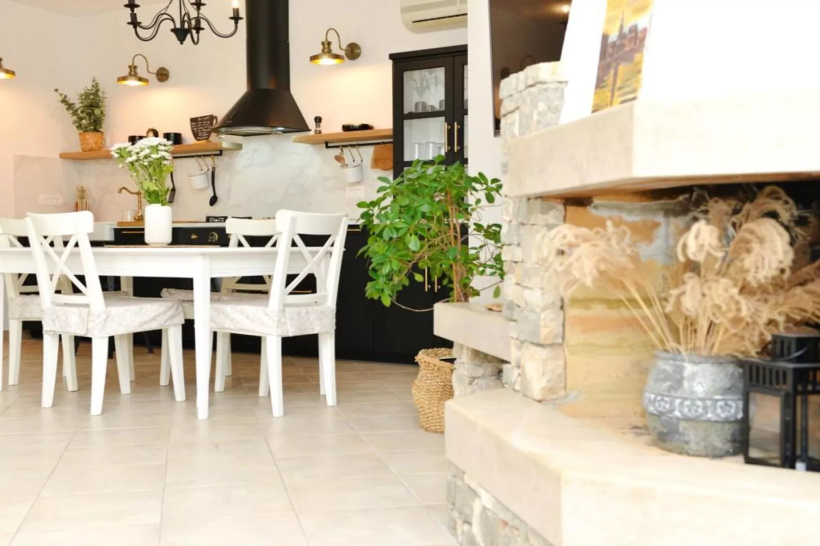 Two-Bedroom Apartment (Maslina)