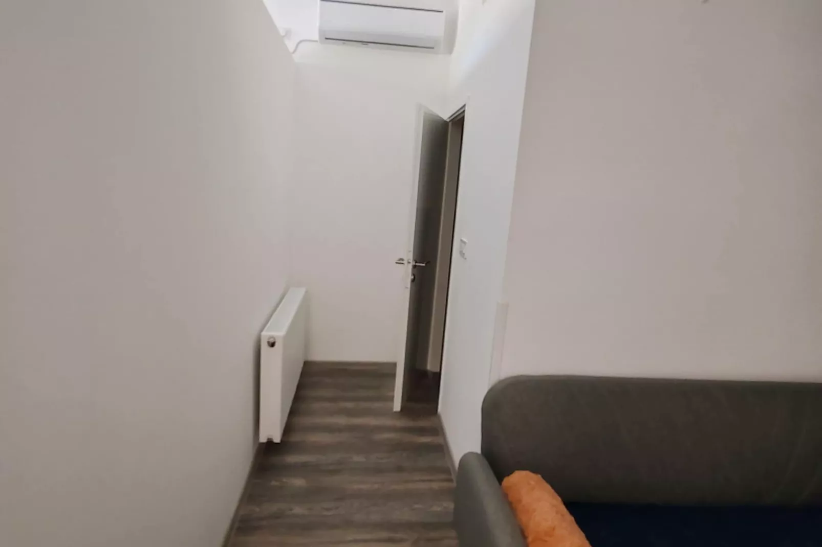 Studio Apartment Enter - Studio Apartment With Terrace