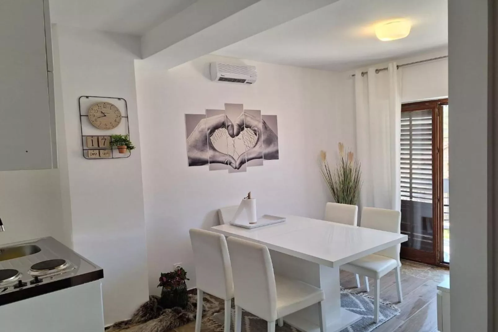 Apartment and Room Mare Vrlika - Two Bedroom Apartment  with Balcony