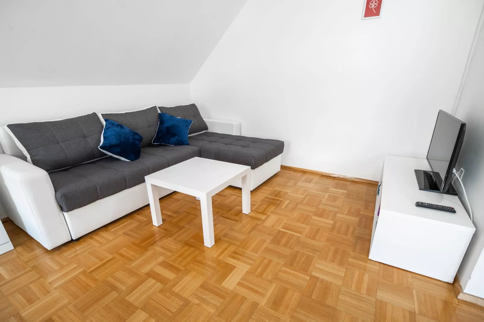 Mountain View Haven Apartments - One Bedroom Apartment  with Balcony