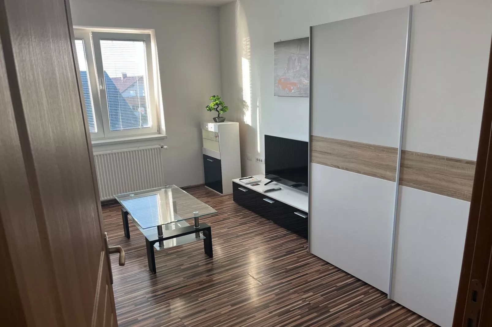 Meadow Tranquil Apartments with Evergreen Garden - Two Bedroom Apartment