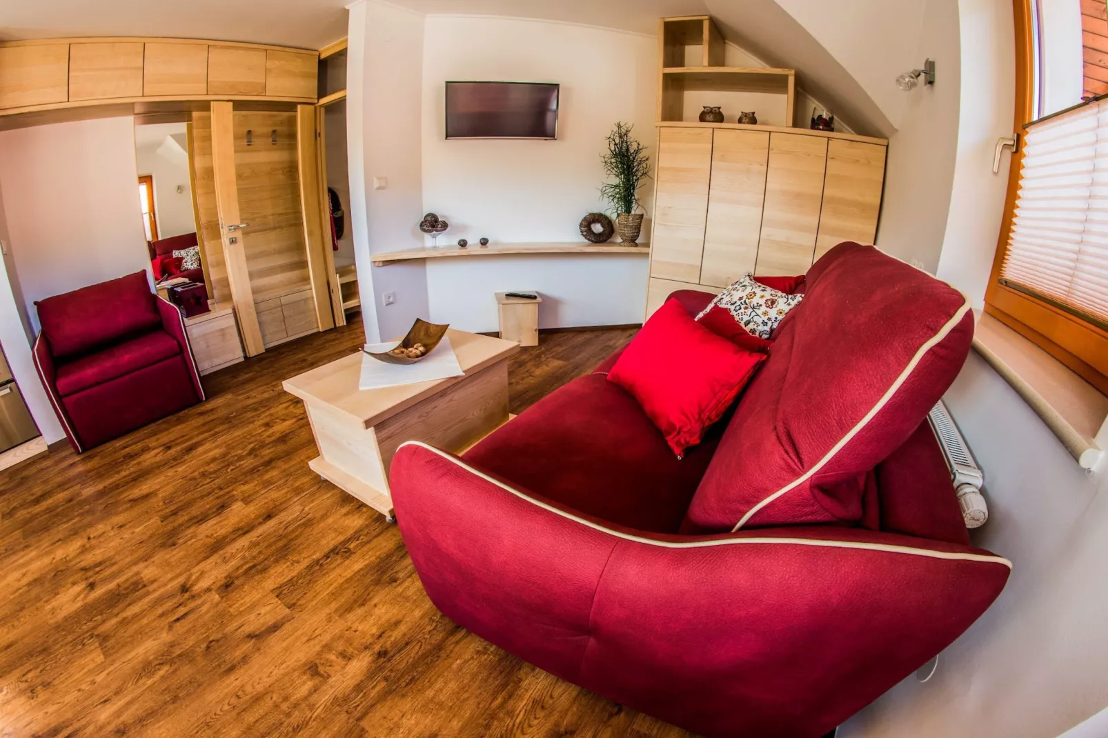 Riverside Pines Luce Apartments with Balcony - Studio Apartment with Balcony