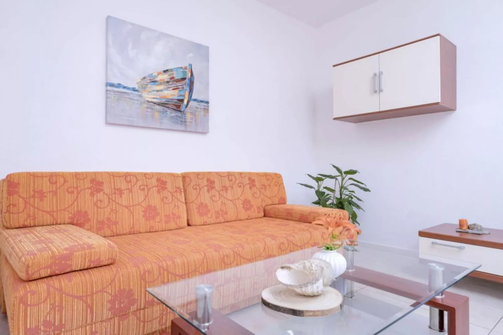 One Bedroom Luxury Apartment with Balcony and Sea View  1