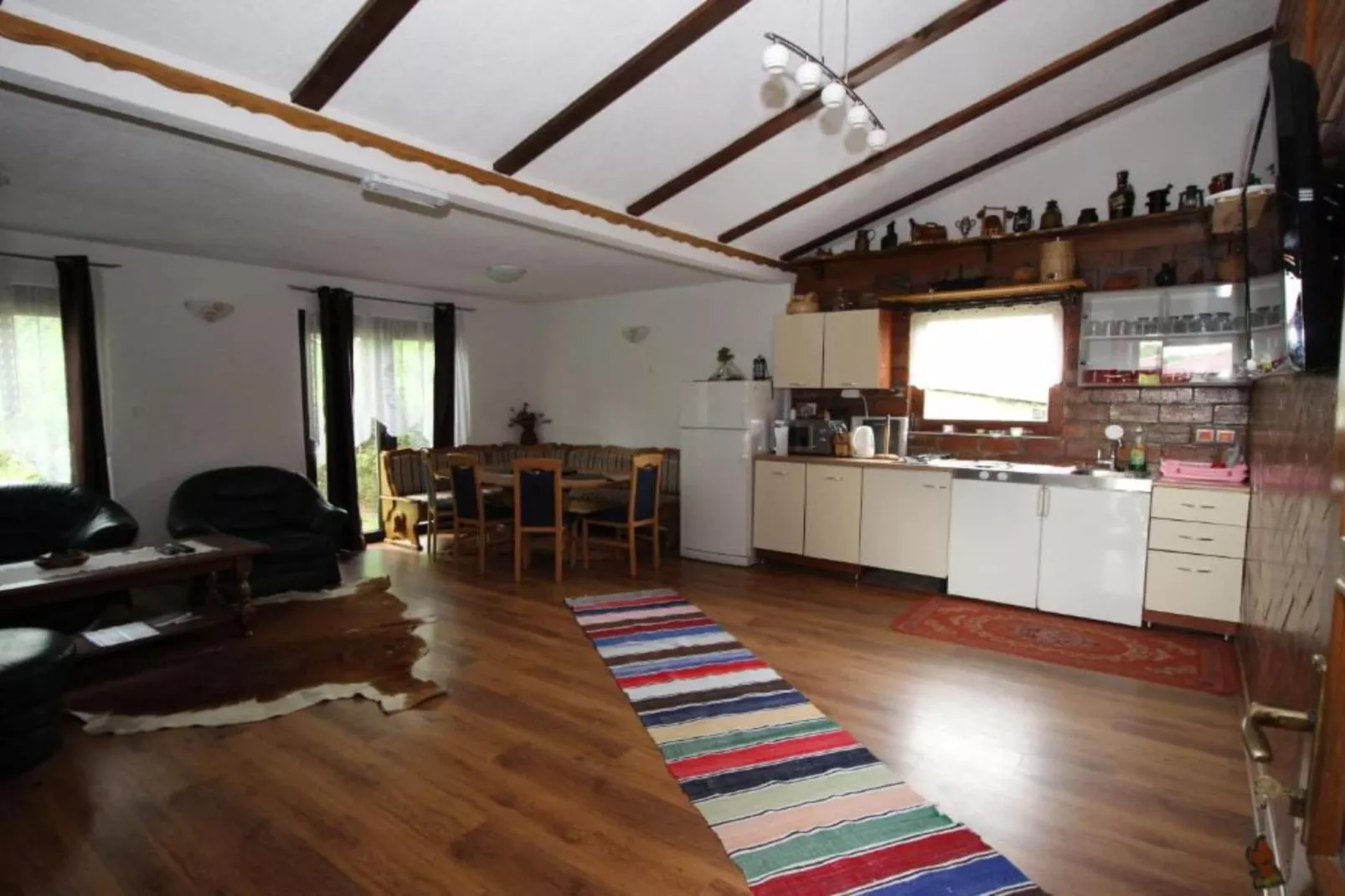 Four bedroom home with river view