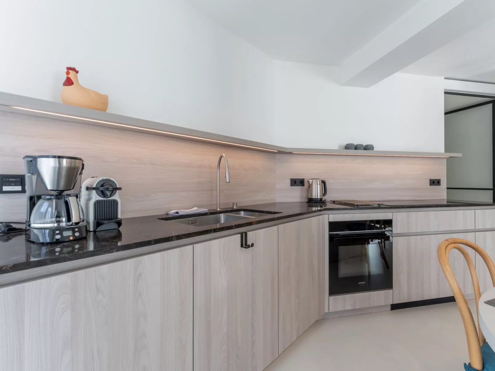 Marie Antoinette close by the sea