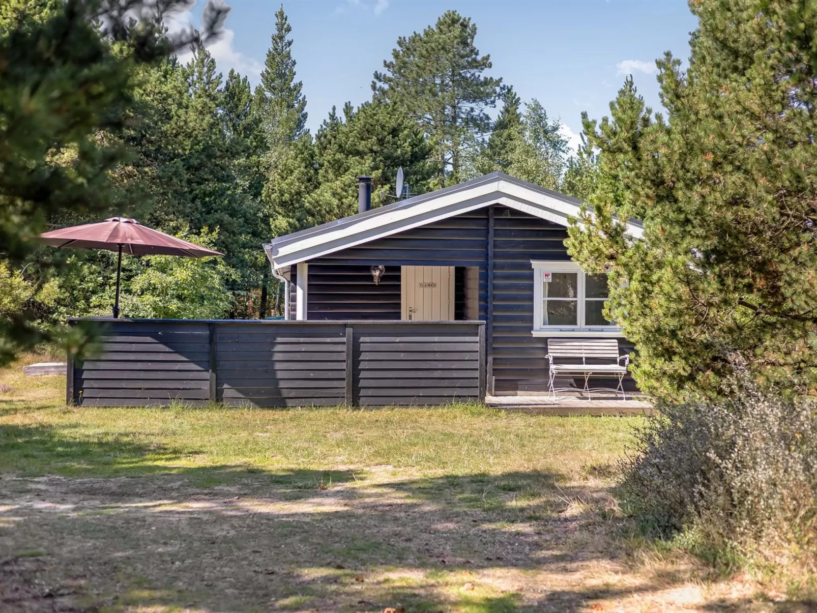 "Reinhardt" - 800m from the sea