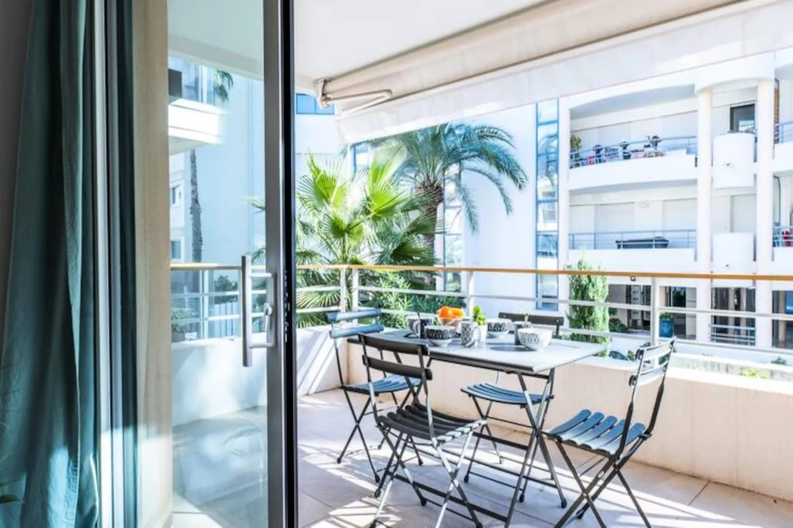 Résidence 2p Avec Piscine Au Palm Beach