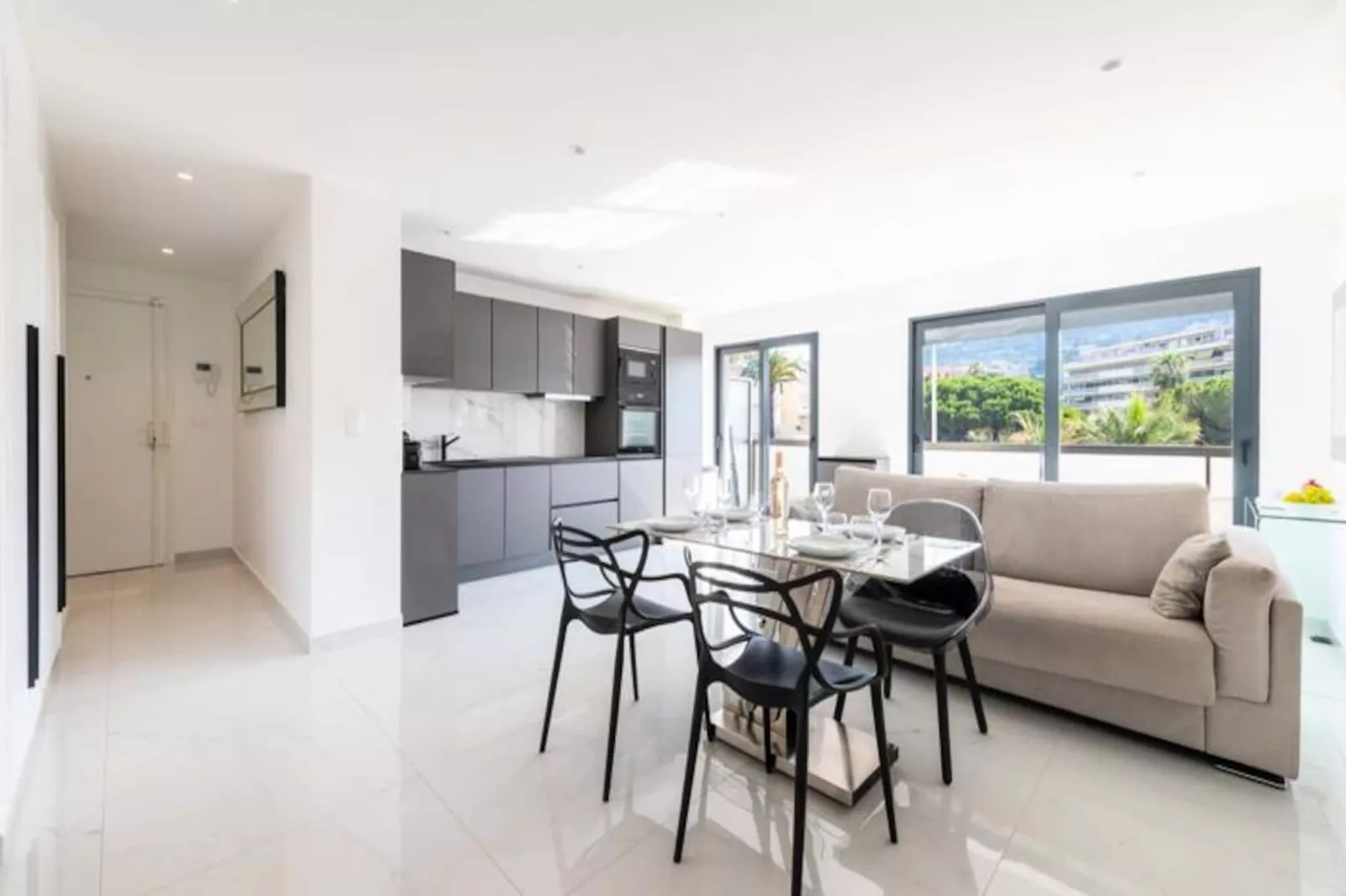 Résidence 2p Traversant, Centre Cannes, Rue D’antibes