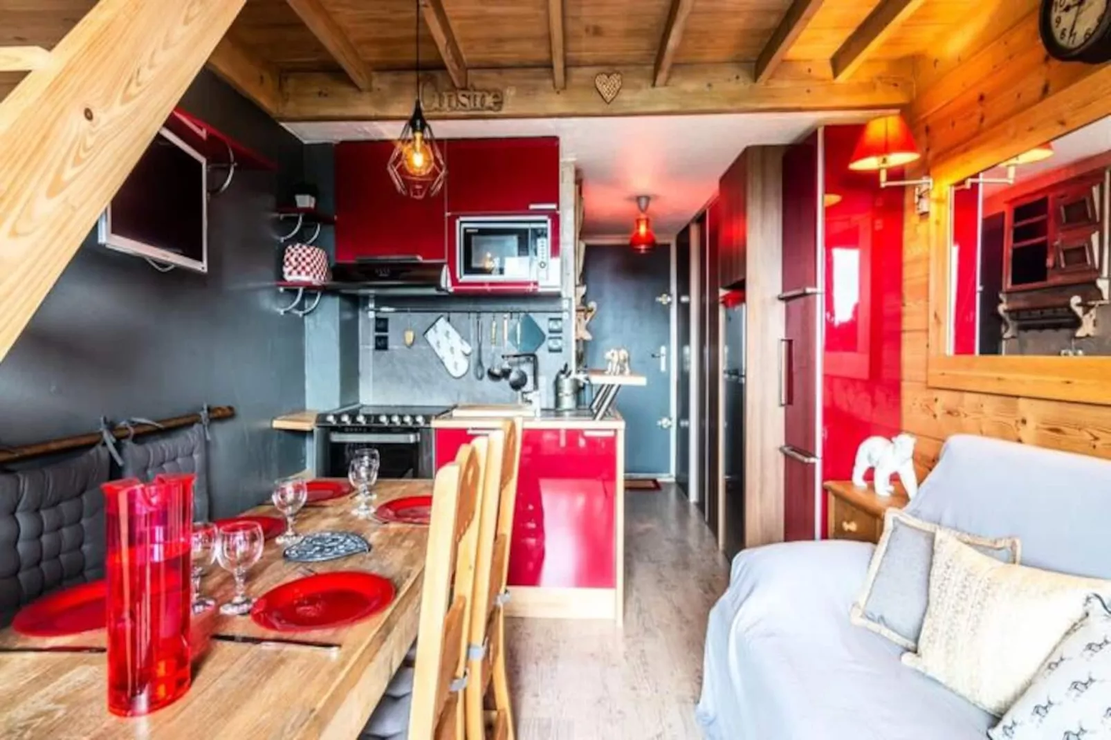 Slow Chalet Montblanc Soleil Sur Les Pistes Ascenseur Balcon, Vue, Parking