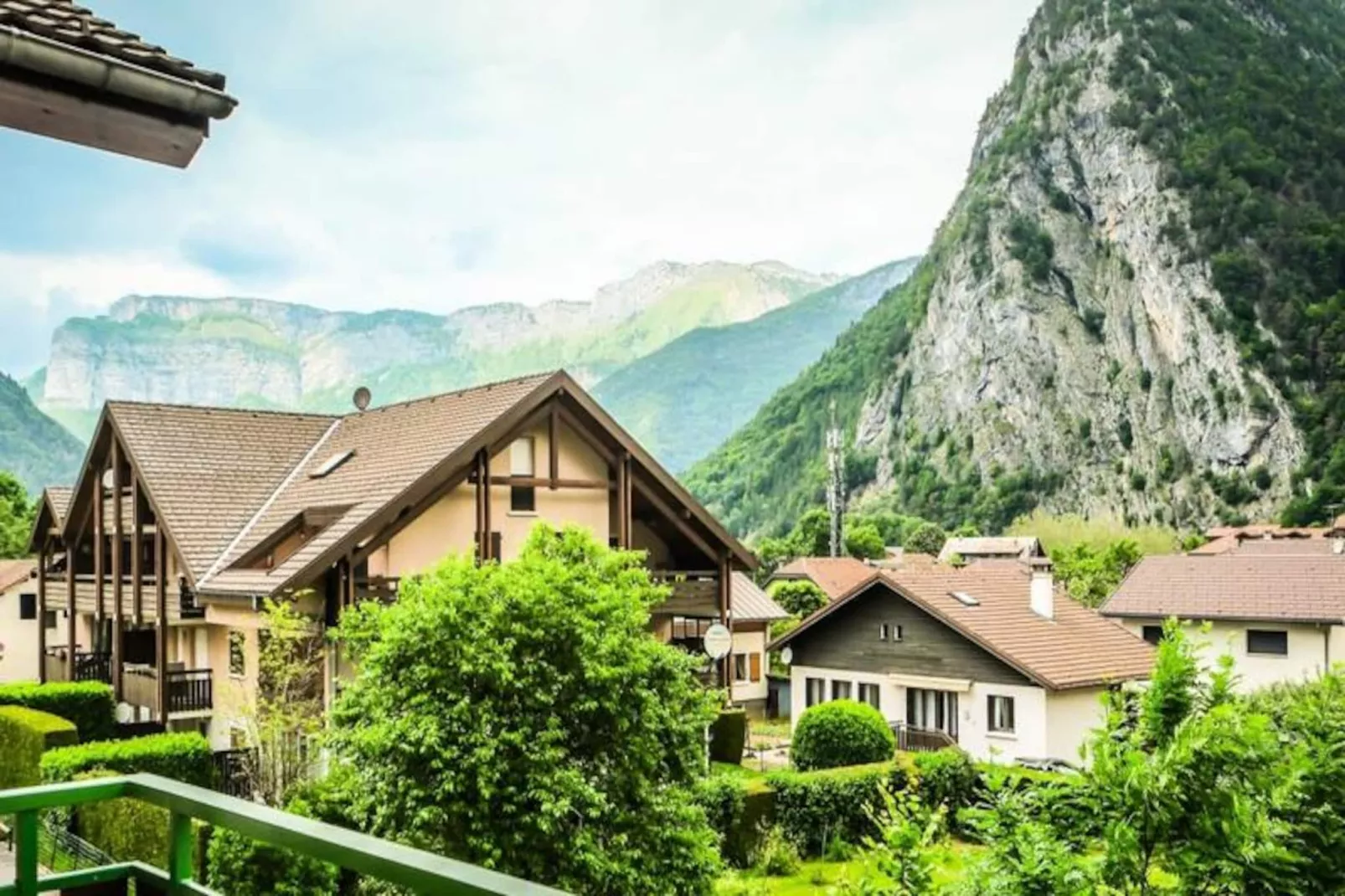 Slow Chalet Th&ocirc;nes: Lac & Montagne -15 Min Ski - Ascenseur, Balcon, Parking