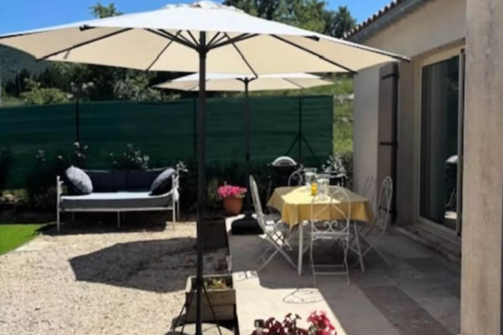 La Lacoste : Charme Et Vue Sur Le Luberon