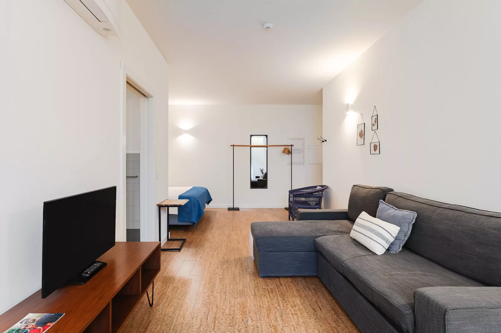 On Trend Nightlife Studio 103