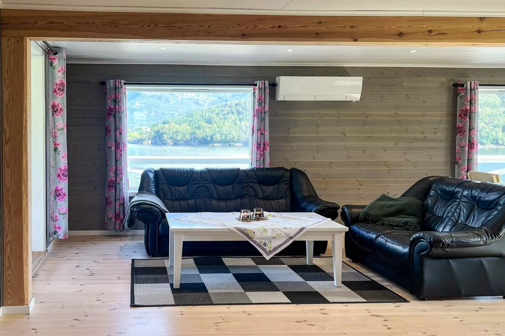 8 persoons vakantie huis in Svelgen