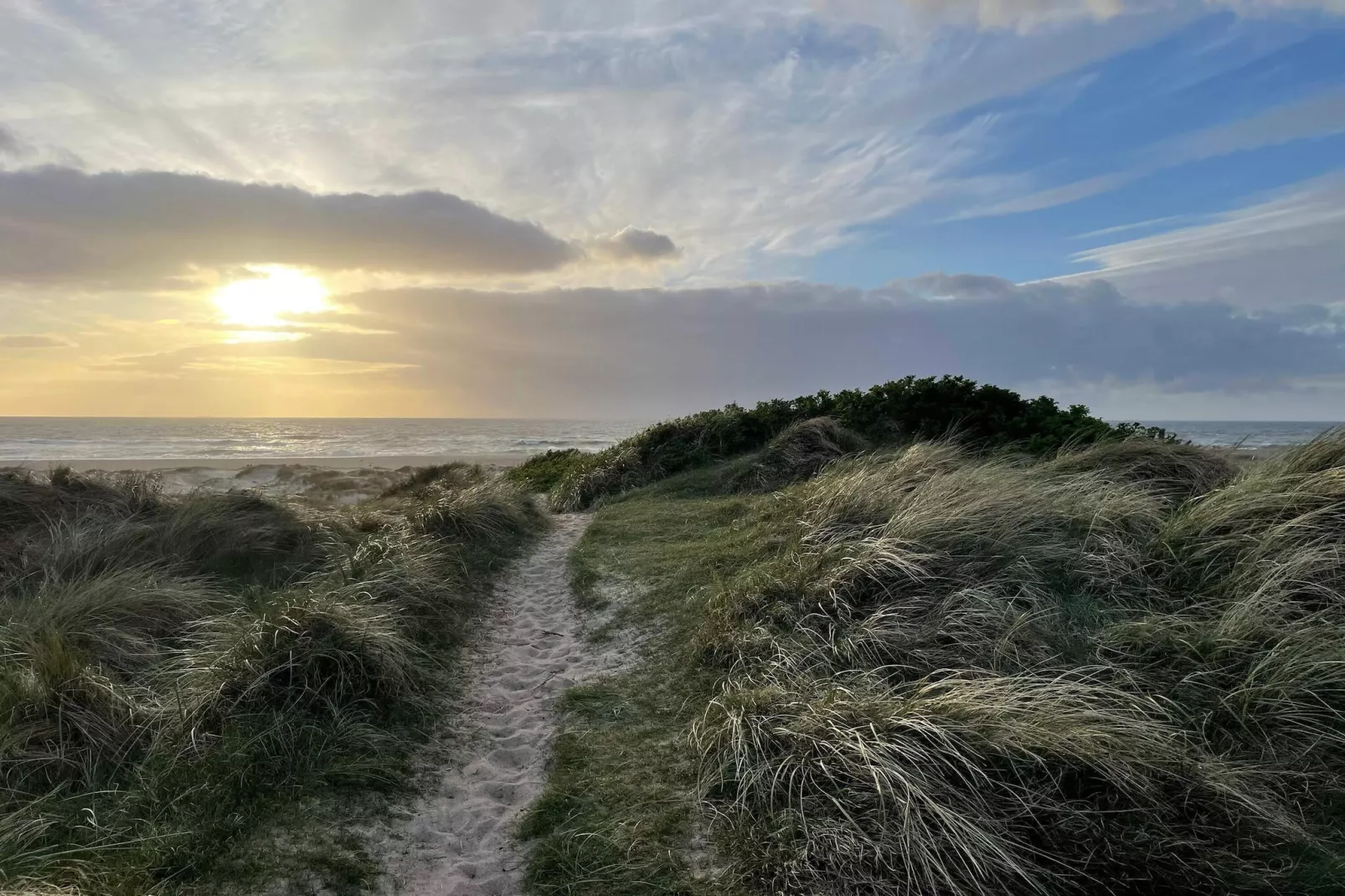 Lichte kusttoevlucht in Vorupor-By Traum-Niet-getagd