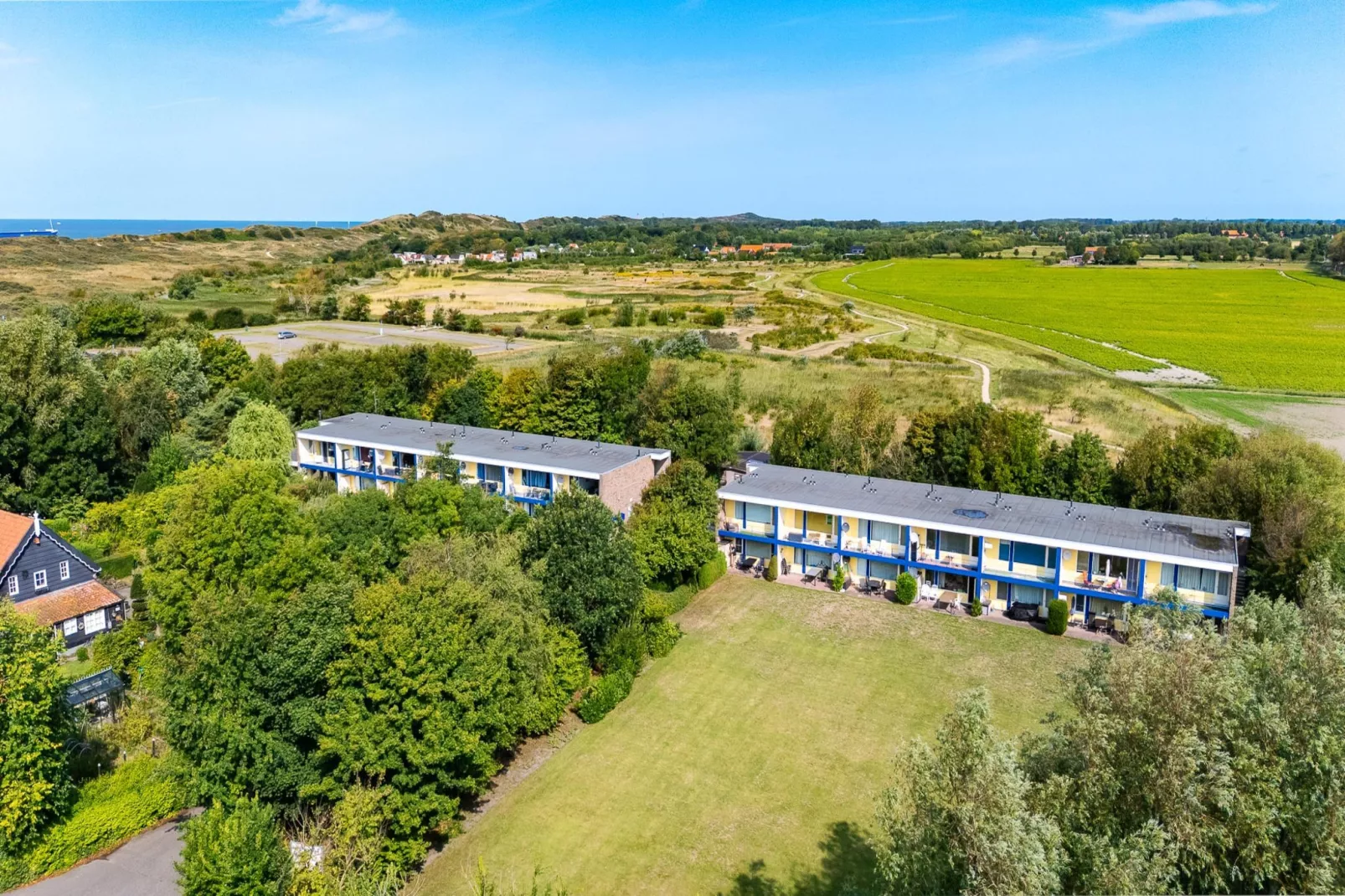 Appartement Burg van Woelderenlaan-Buitenkant zomer