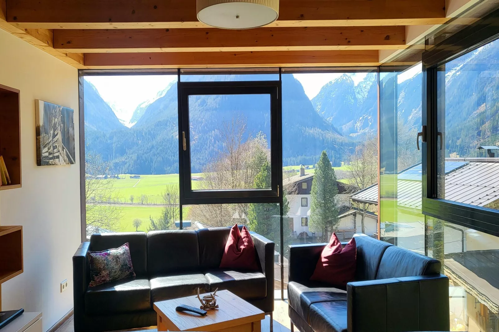 Appartement Tauernfenster-Woonkamer