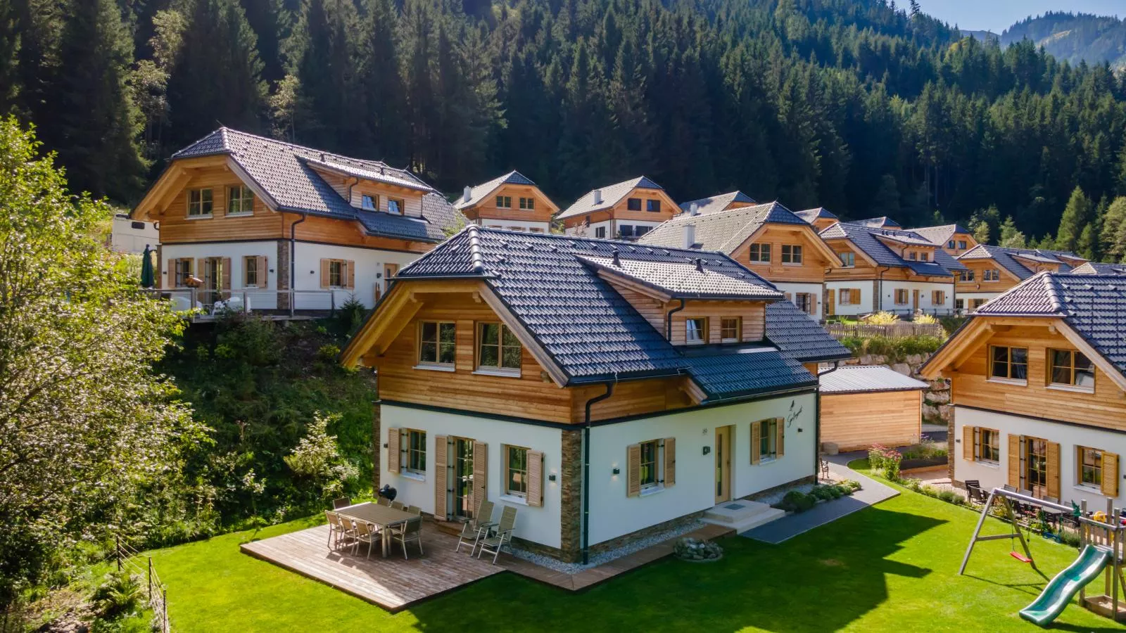 Sperlingnest-Buitenkant zomer