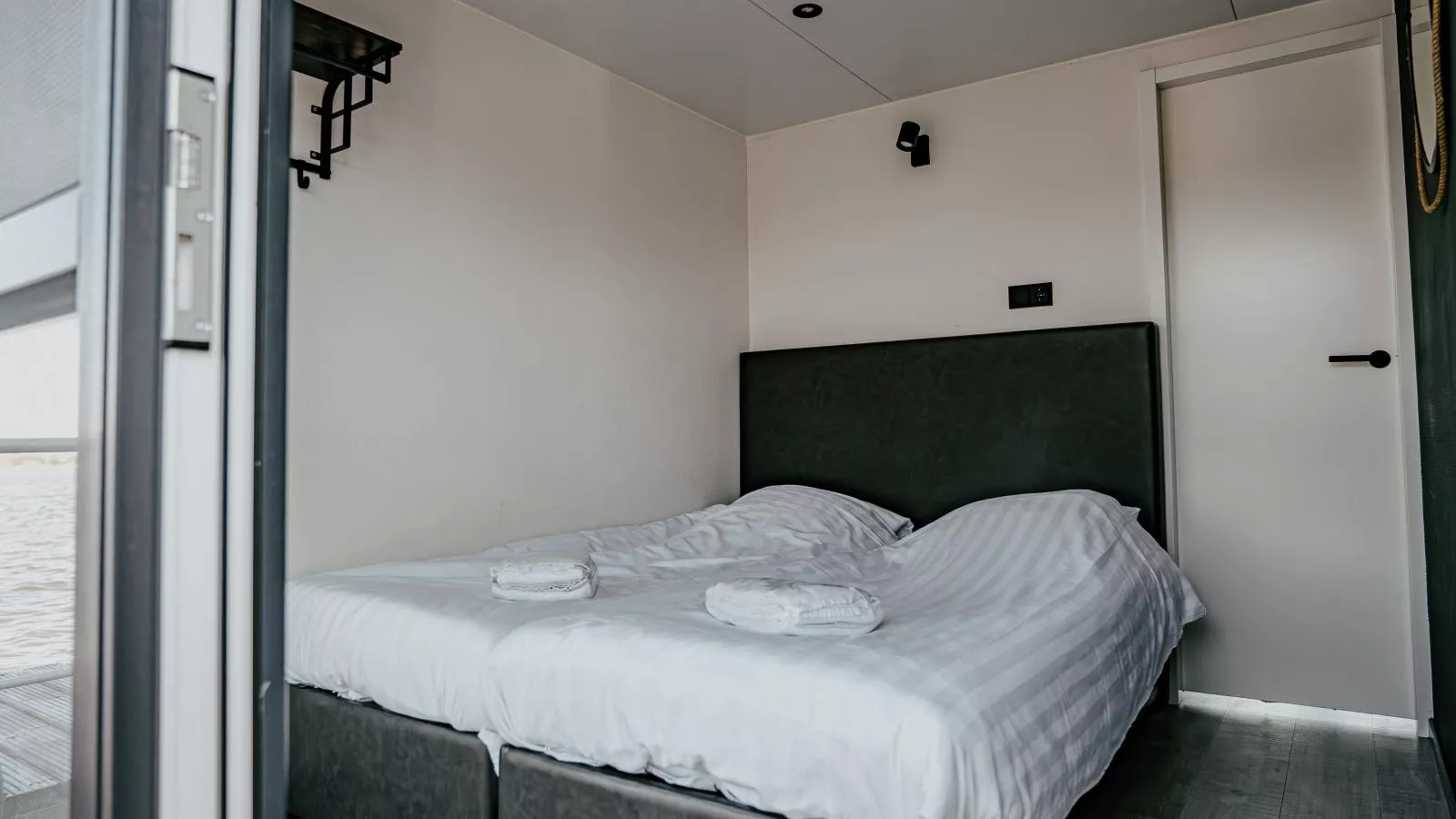 Tiny houseboat Parel I - airco-Slaapkamer