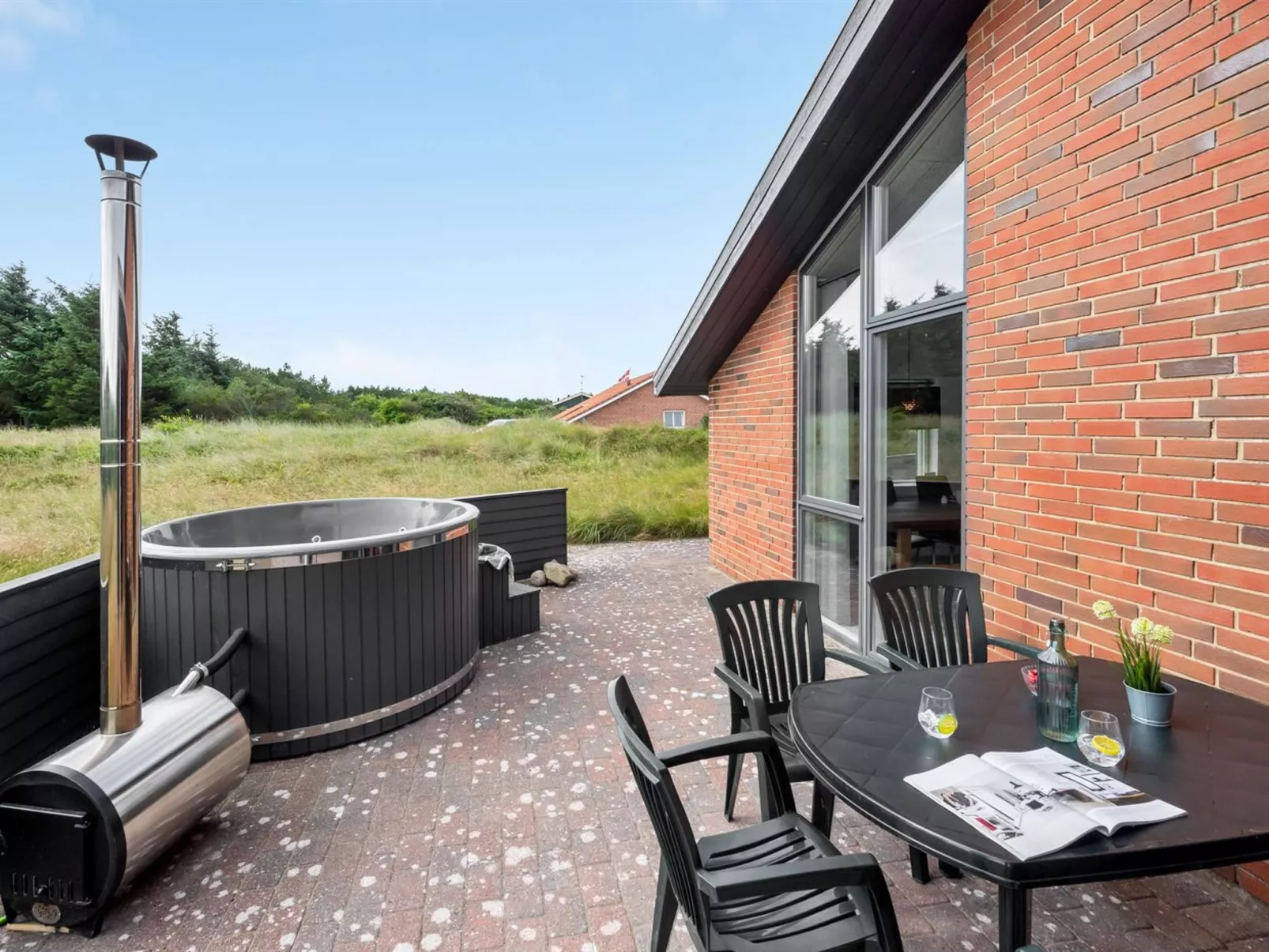 "Mert" - 1.2km from the sea