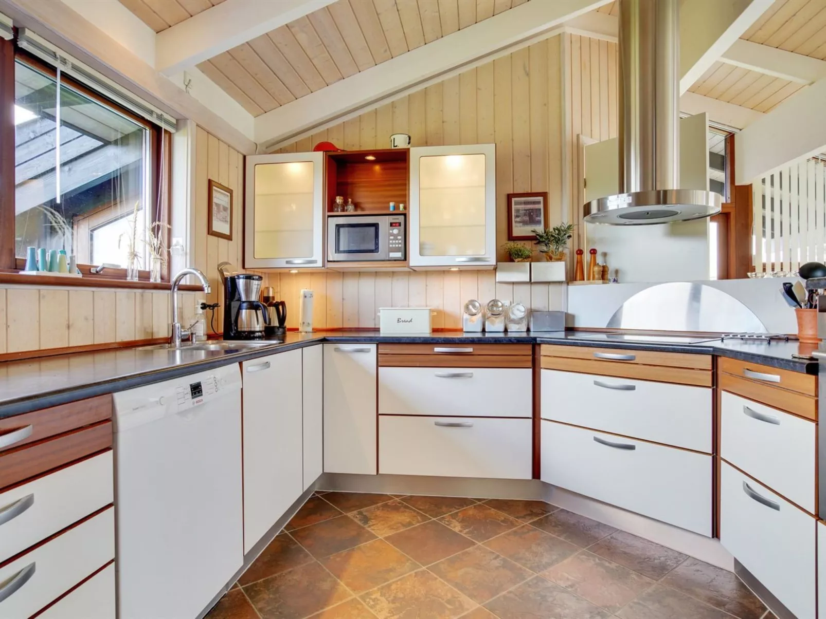 "Friderike" - 200m from the sea