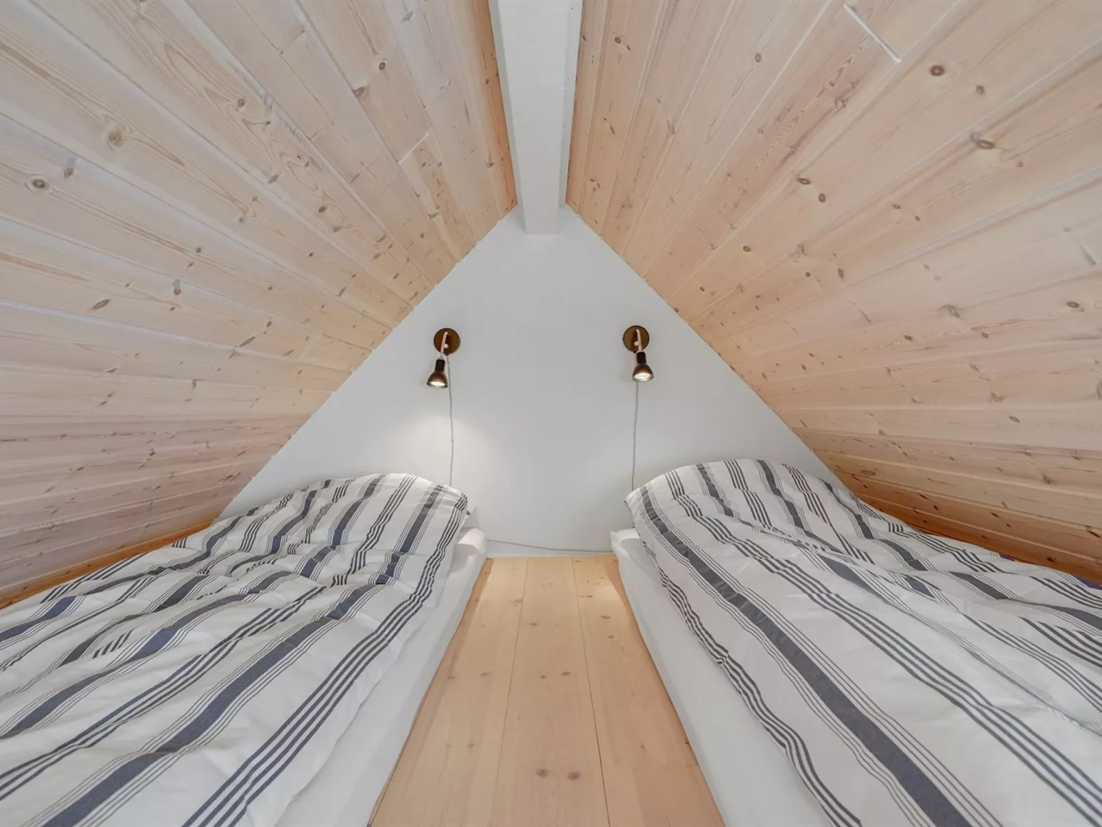 "Ilsabeth" - 700m from the sea