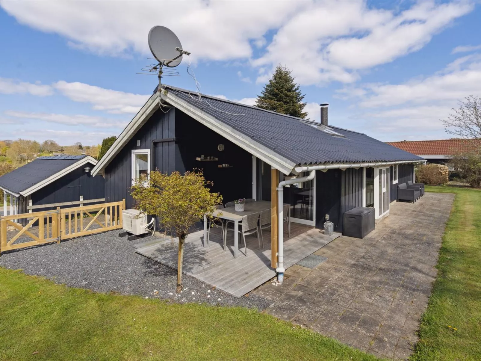 "Petrus" - 750m from the sea