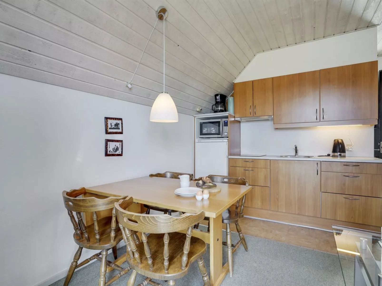 "Otto" - 2.3km from the sea