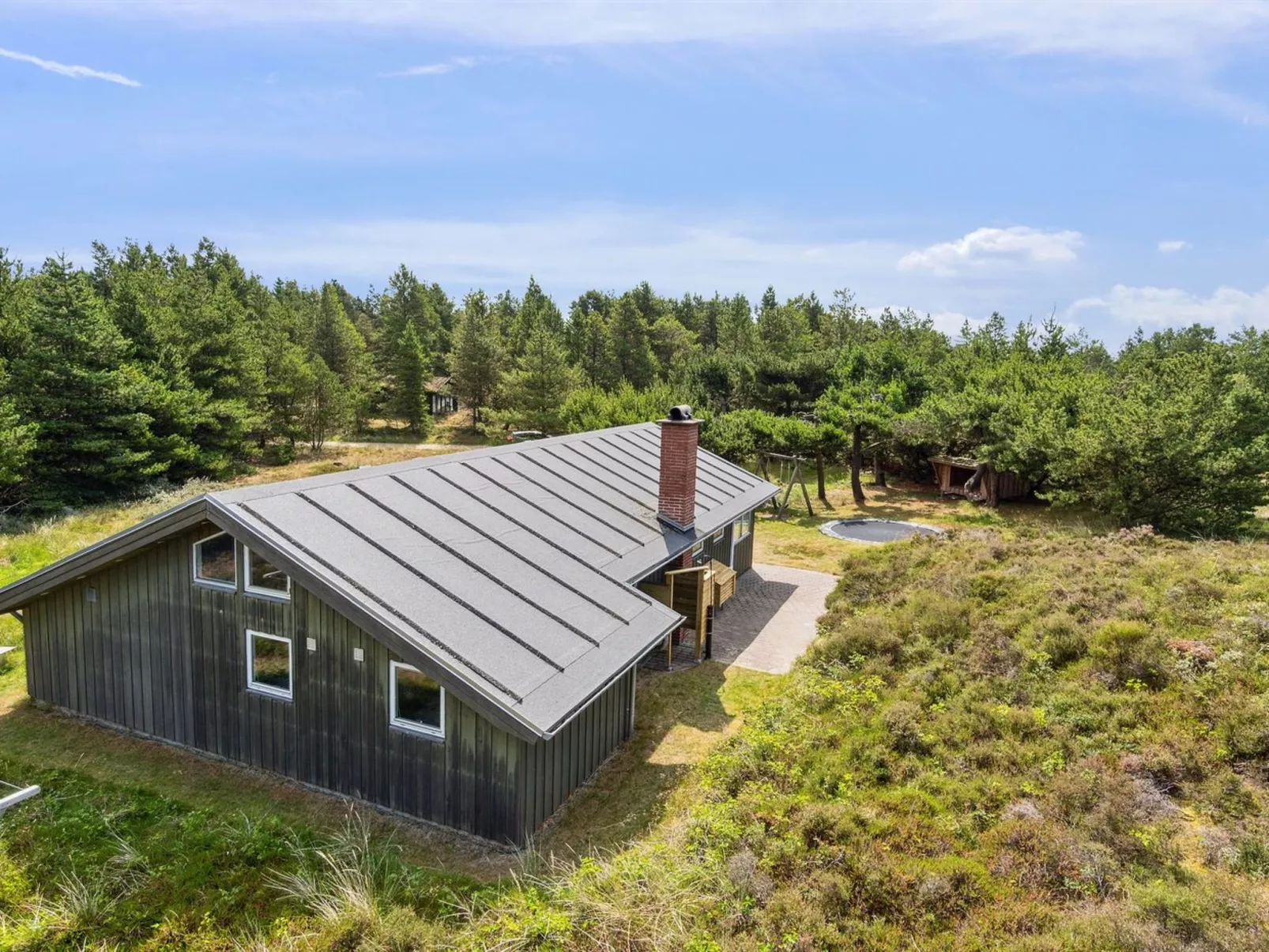 "Erlinda" - 3.1km from the sea