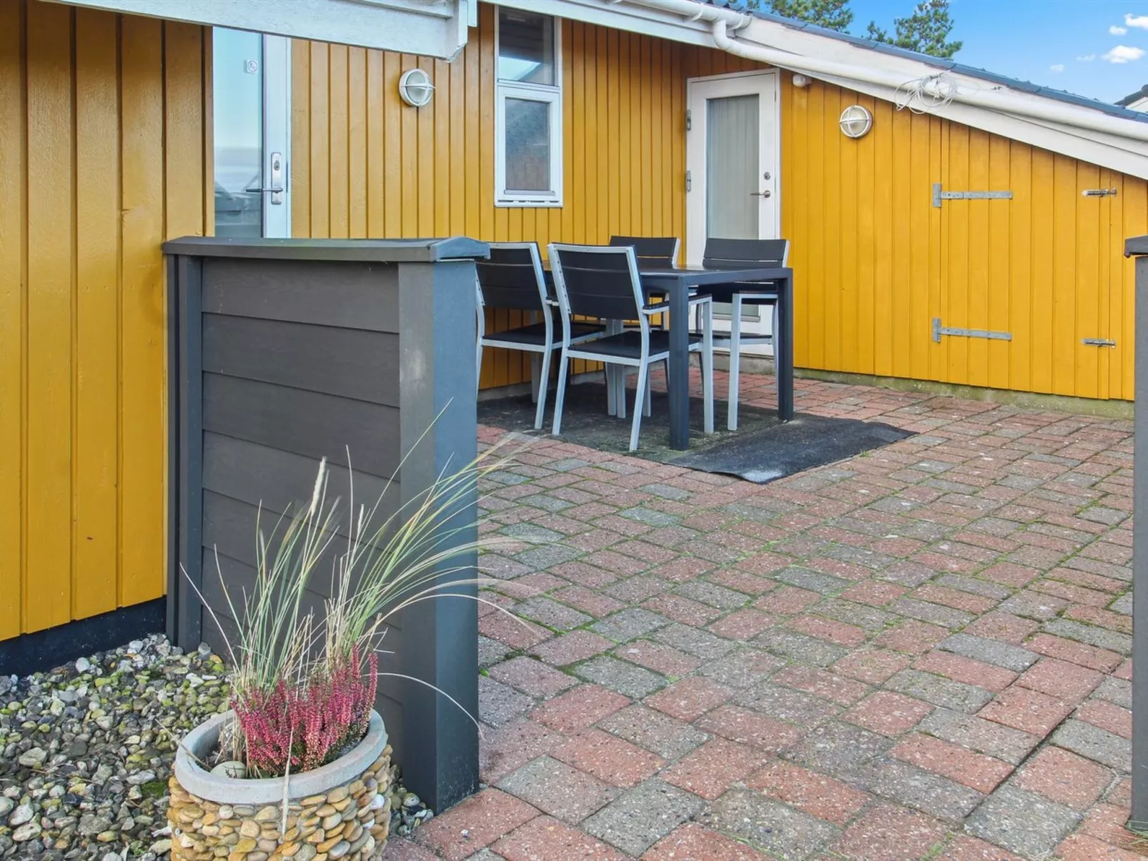 "Elsbeth" - 500m from the sea