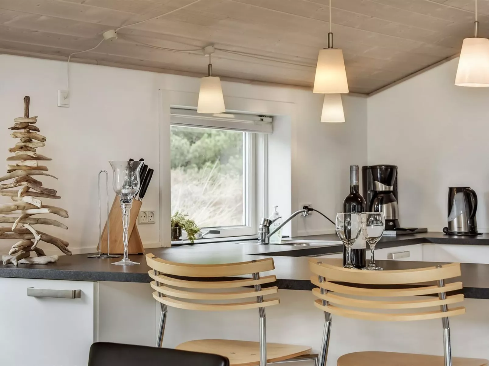 "Lav" - 3.8km from the sea