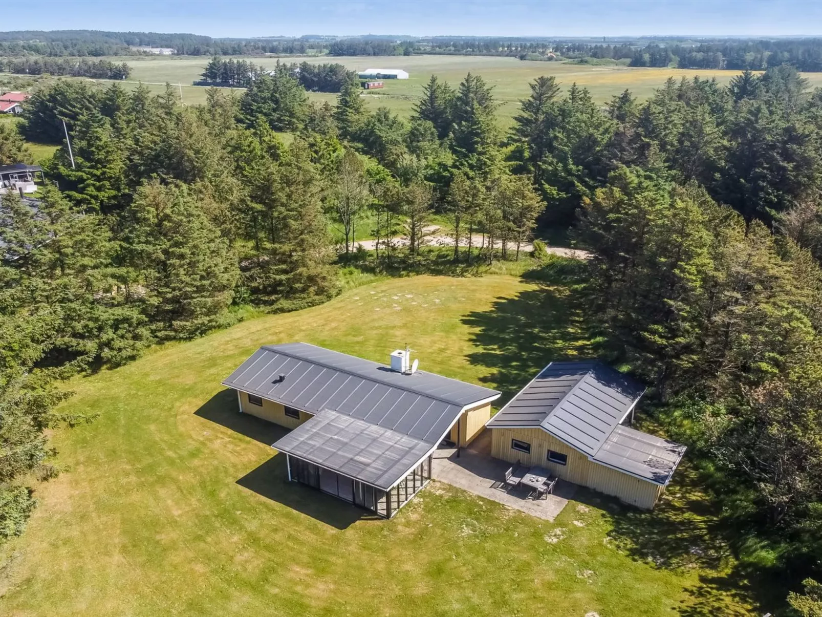 "Biergh" - 600m from the sea