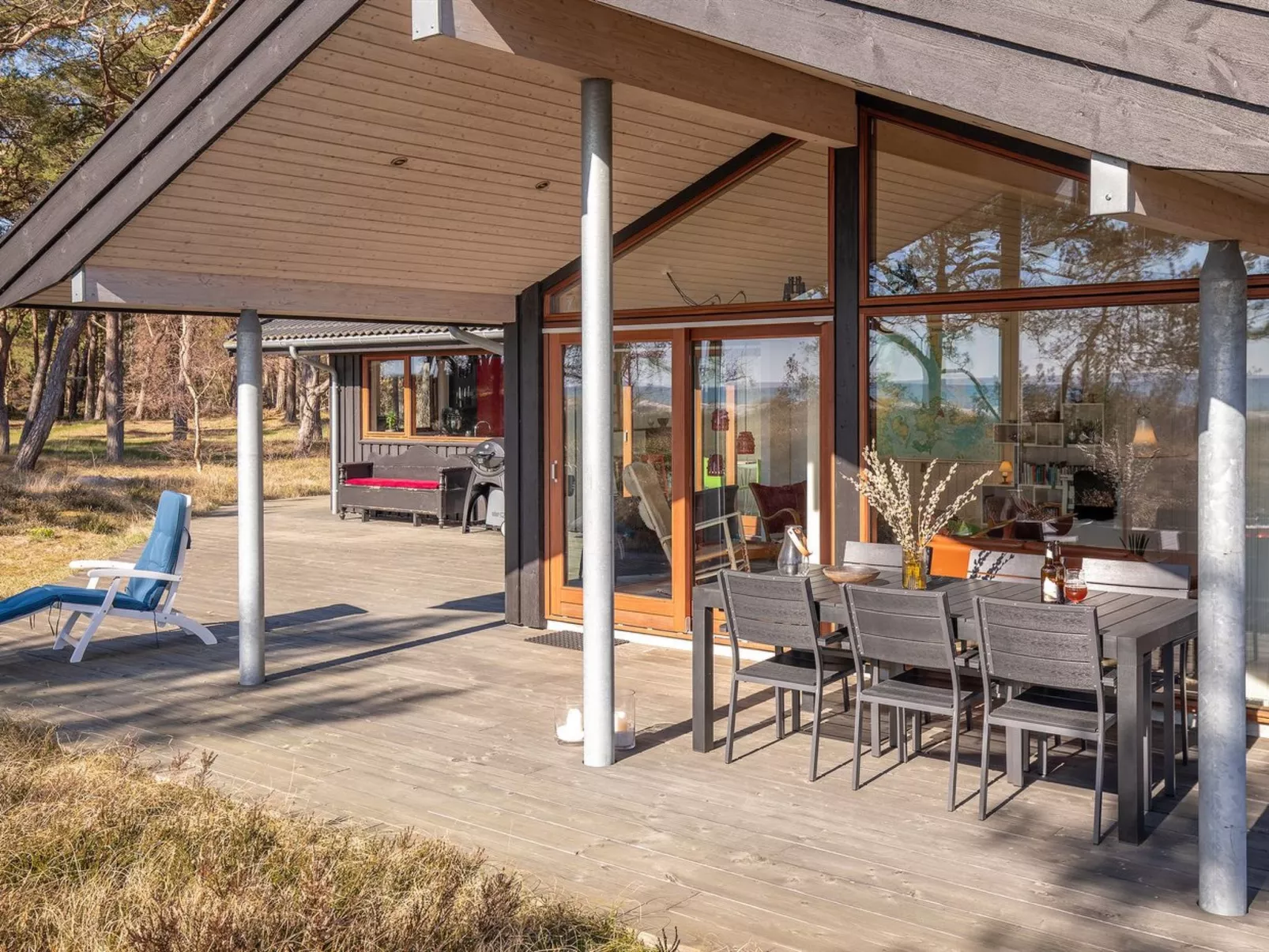 "Unto" - 25m from the sea