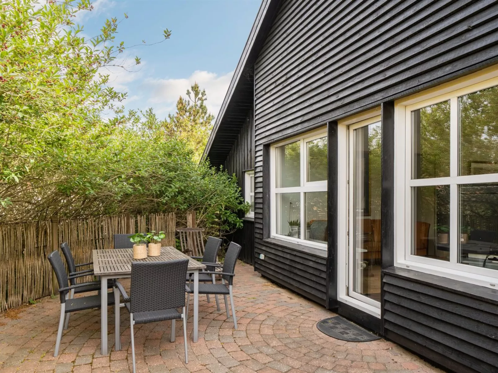 "Pelle" - 800m from the sea