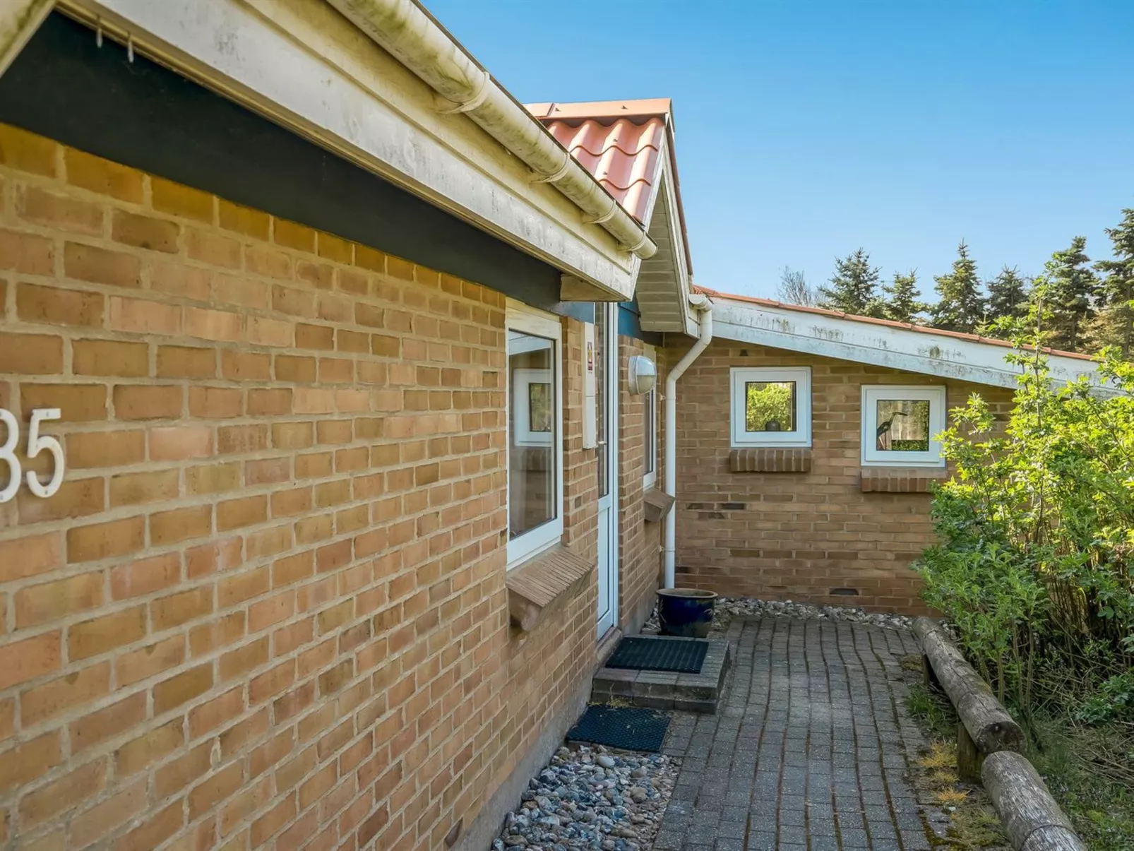 "Svane" - 1.2km from the sea