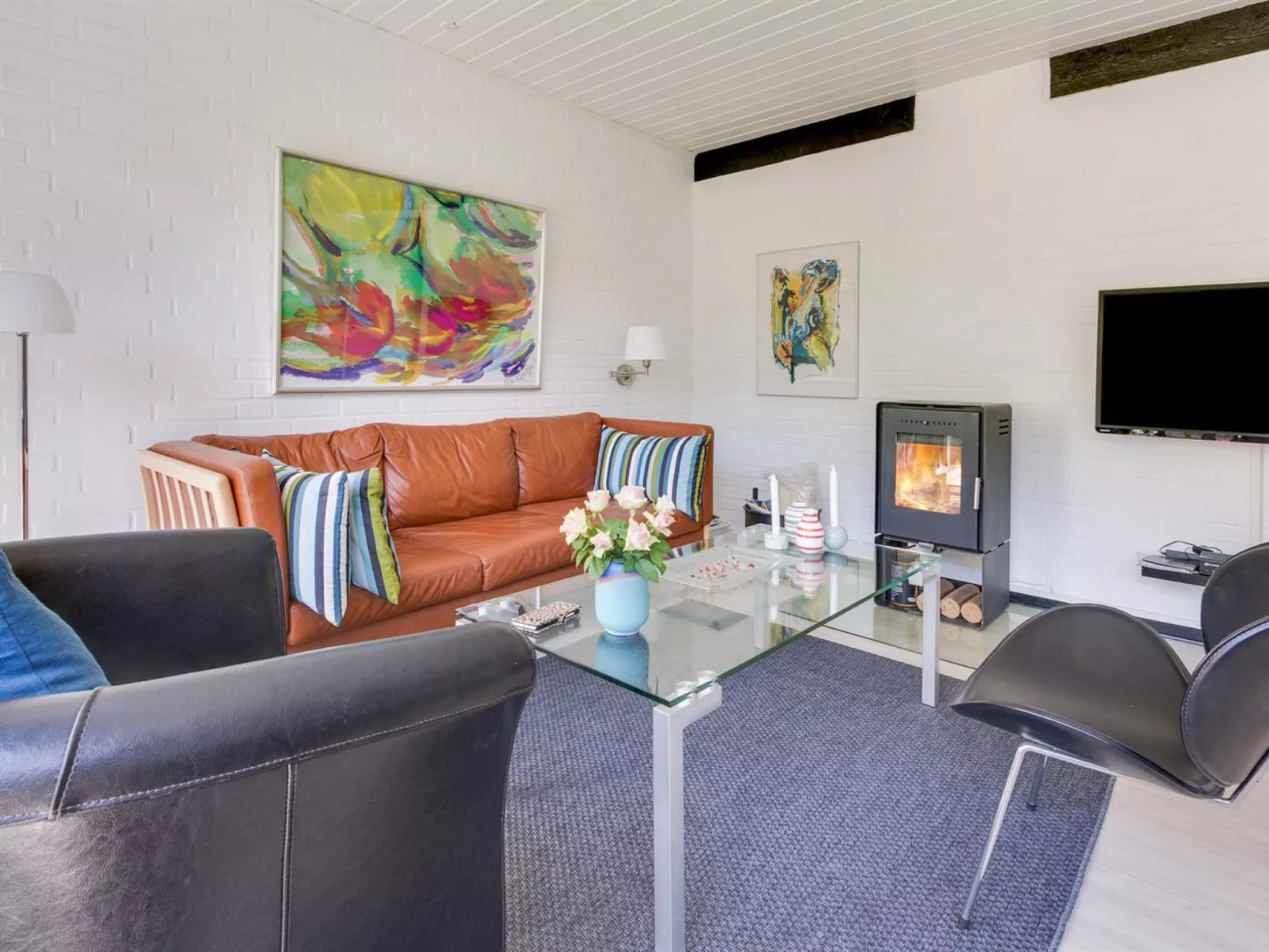 "Enya" - 600m from the sea