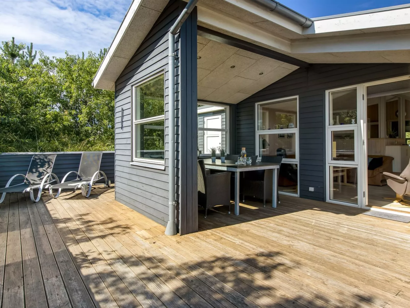 "Omar" - 1.0km from the sea