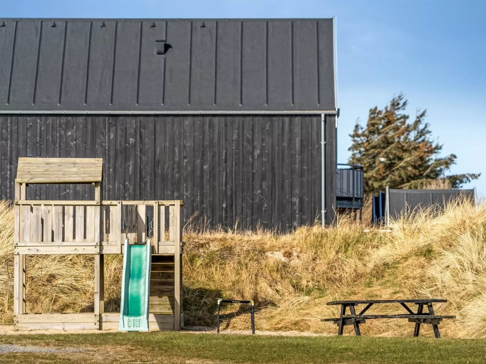 "Oliver" - 600m from the sea