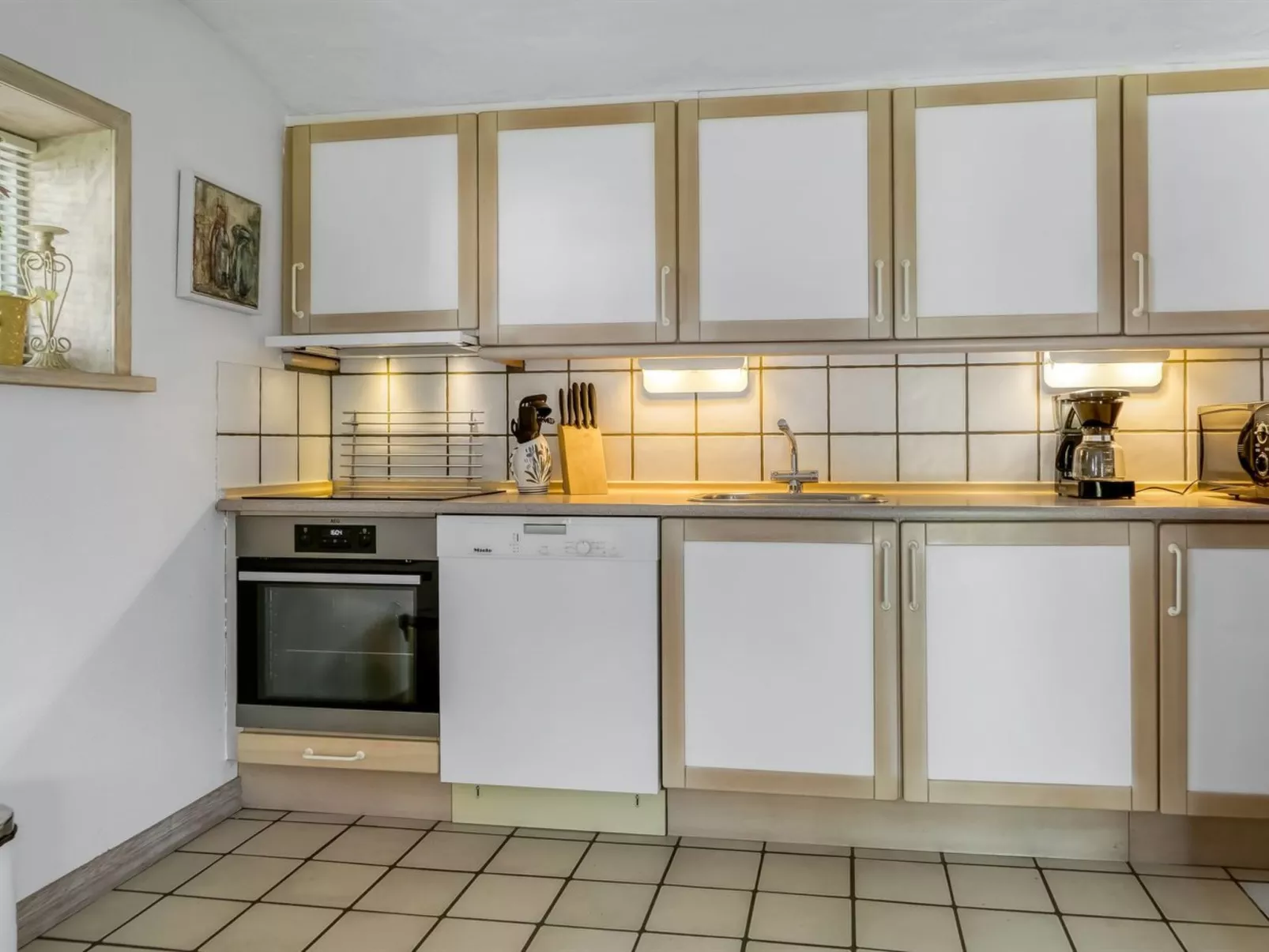 "Rebecca" - 1.5km from the sea-Binnen