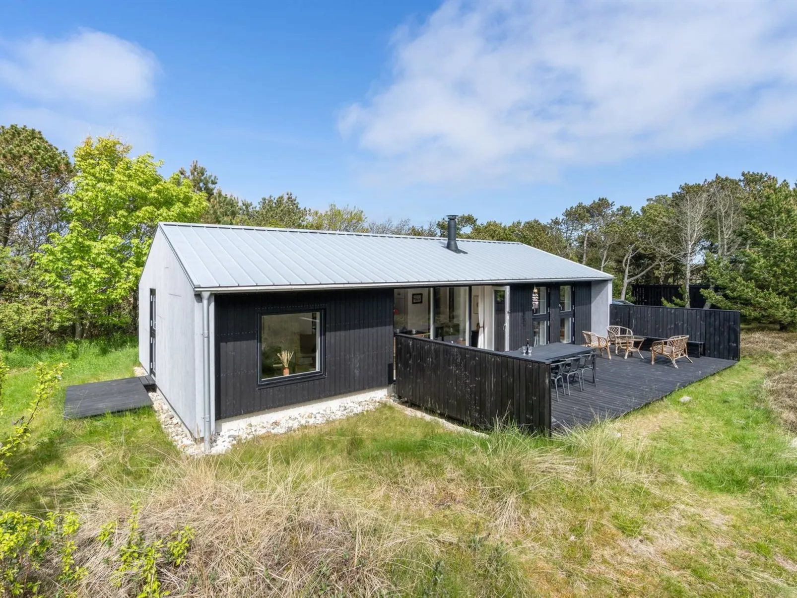 "Fidelia" - 800m from the sea