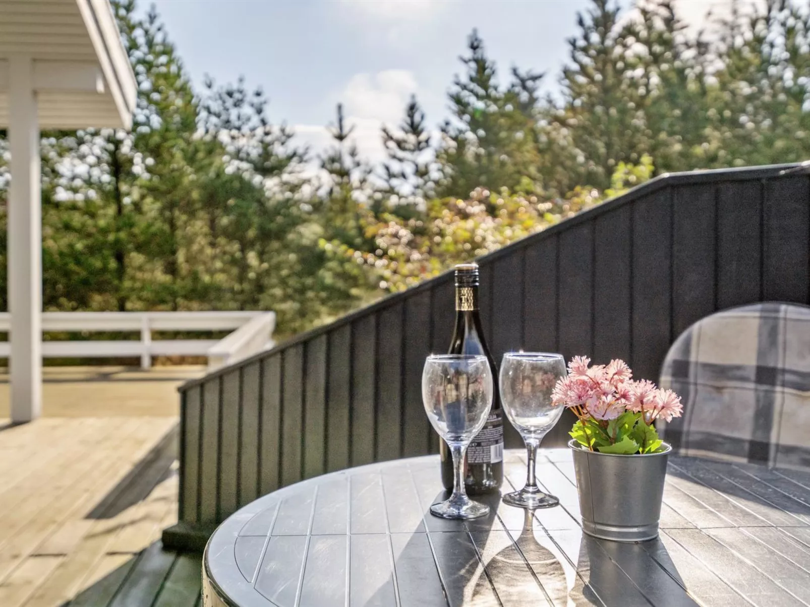 "Alethe" - 1km from the sea