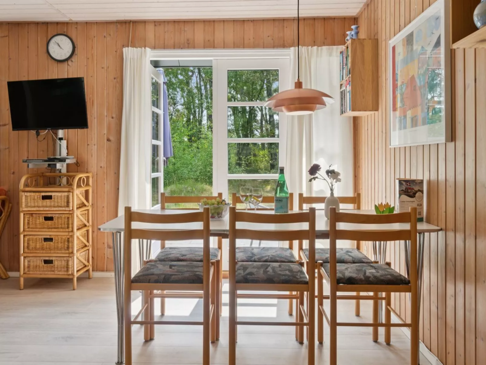 "Tom" - 125m from the sea