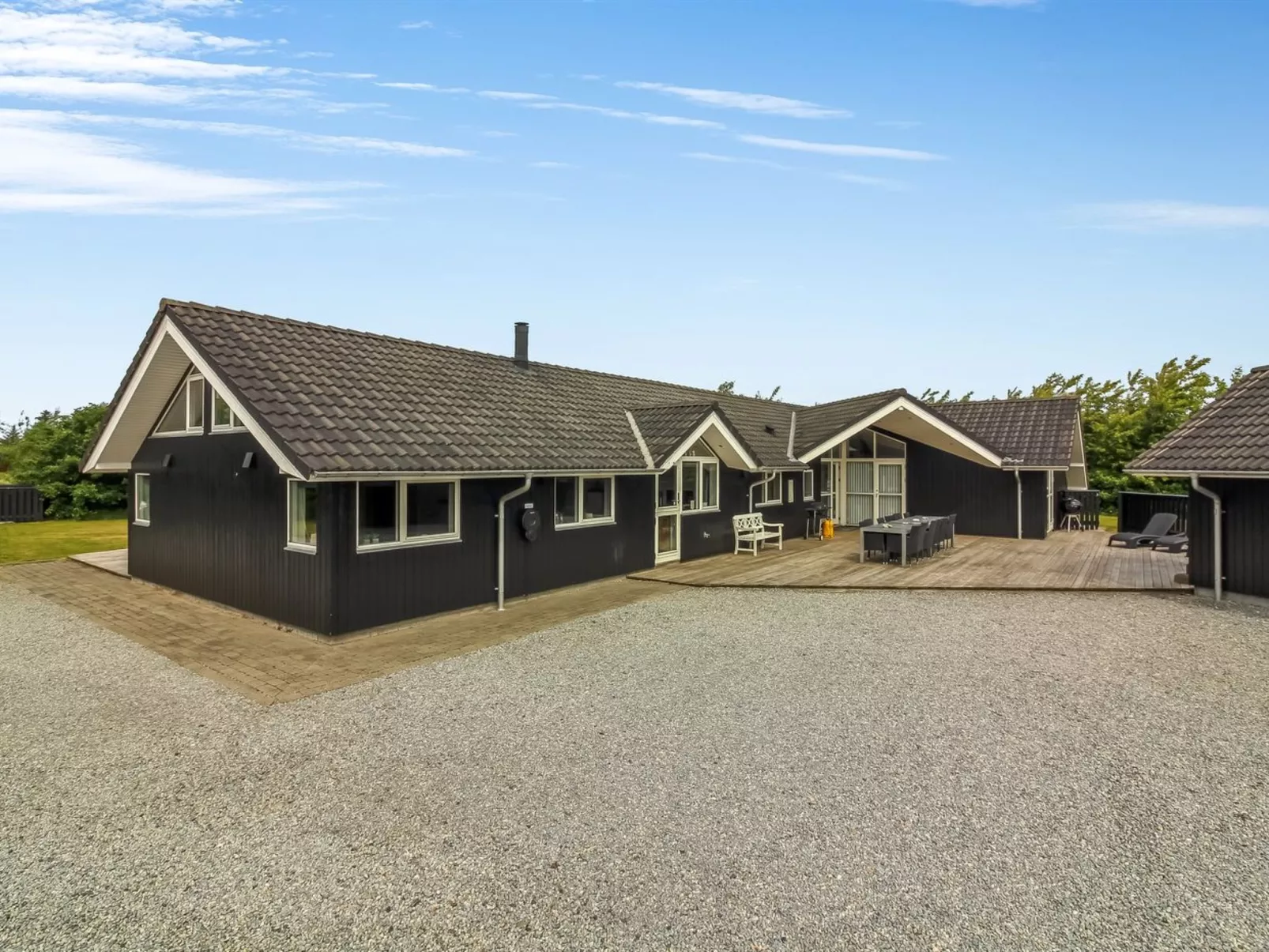 "Steen" - 800m from the sea