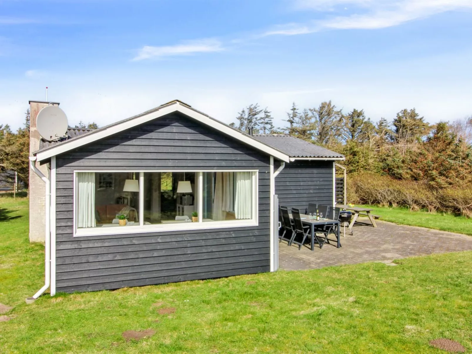 "Lisabeth" - 250m from the sea