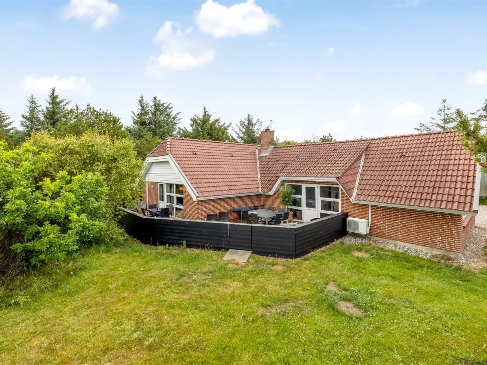 "Sylvi" - 1.7km from the sea