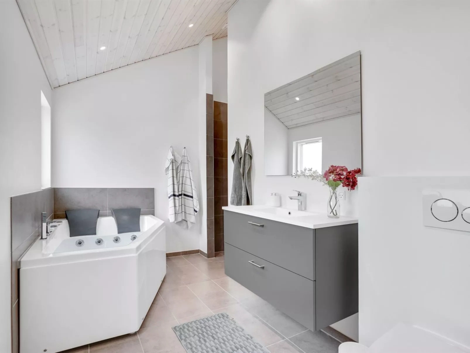 "Arlina" - 1.5km from the sea