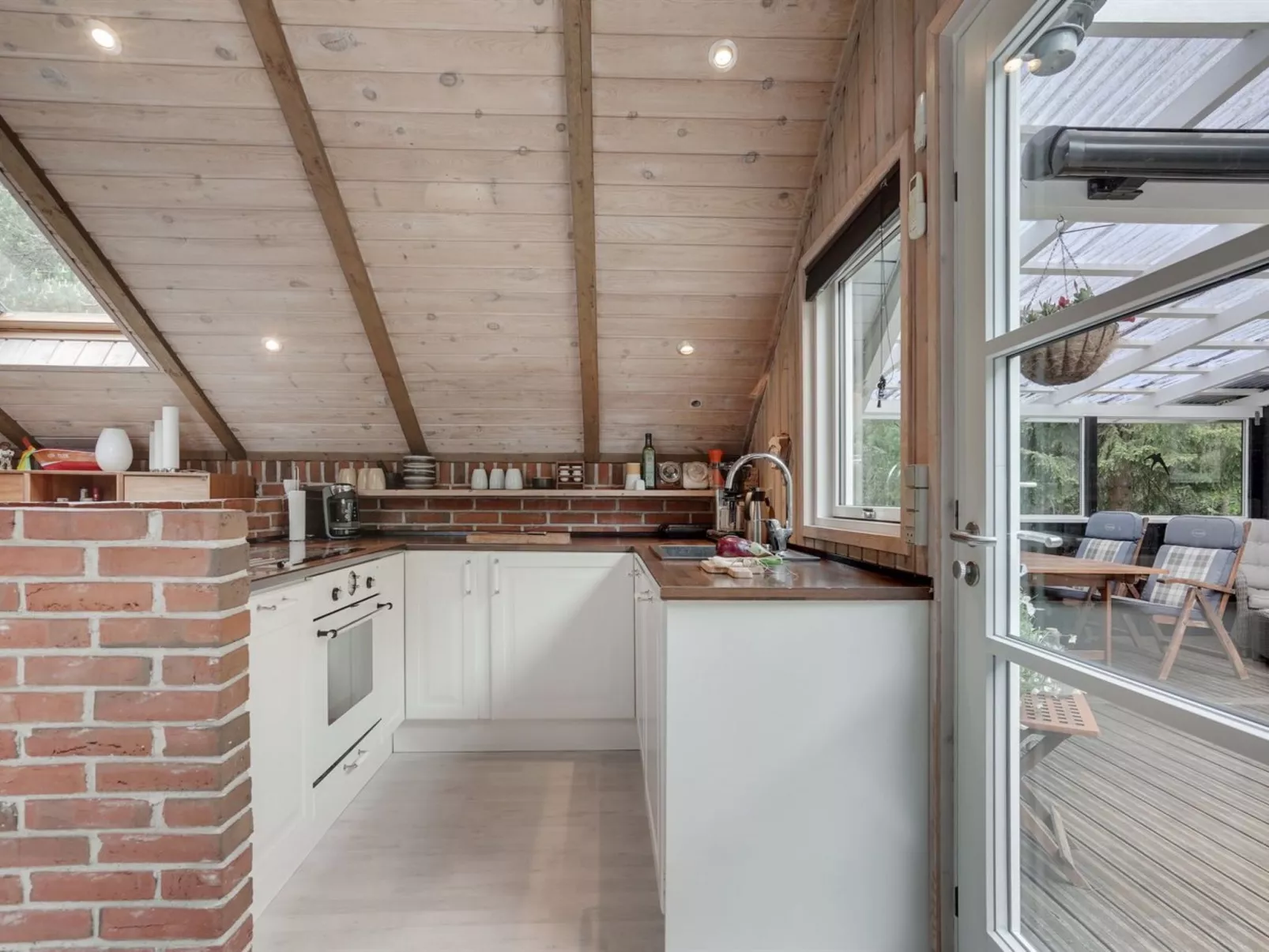 "Yonna" - 400m from the sea