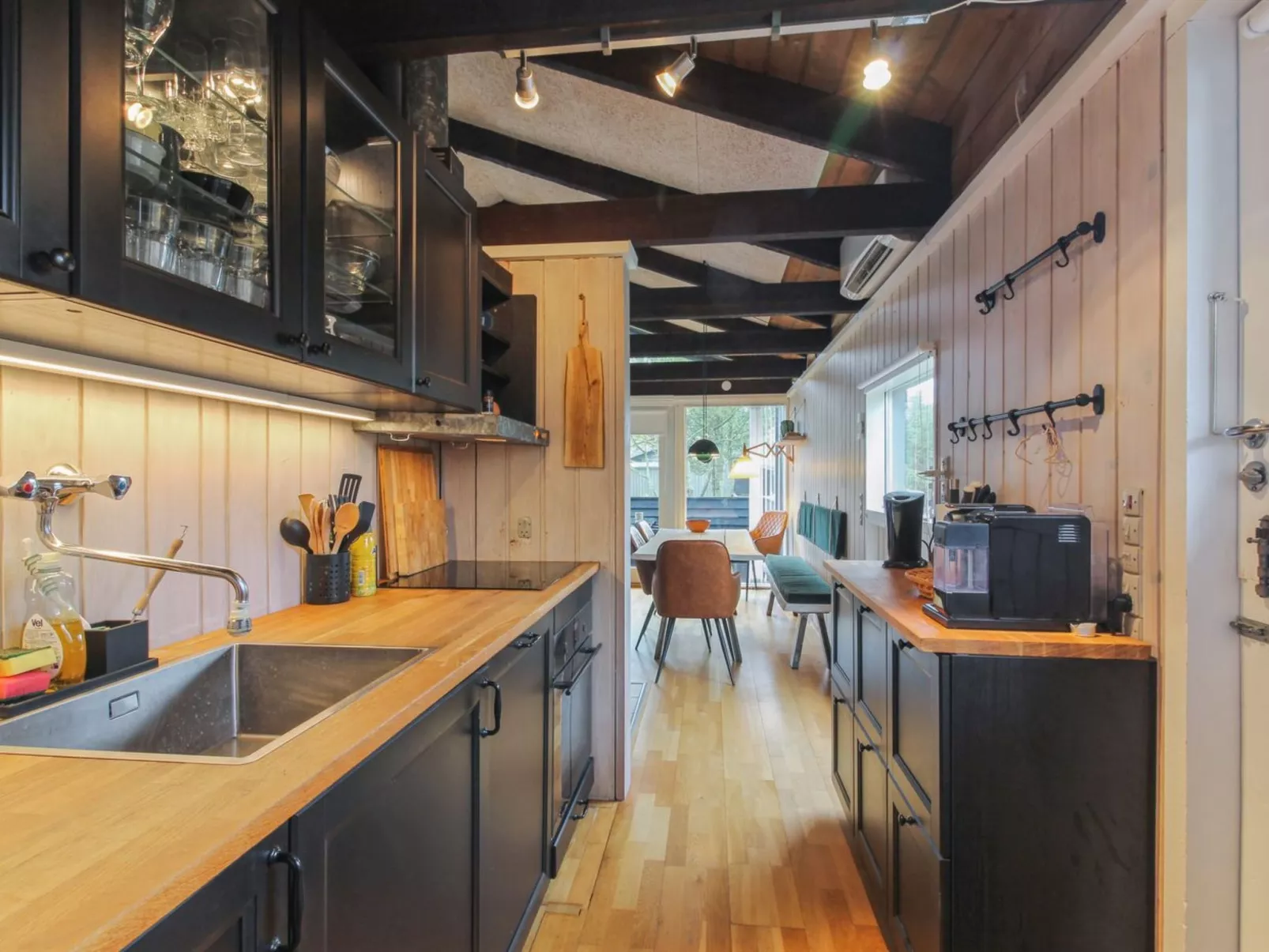 "Eyer" - 800m from the sea